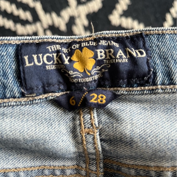 Size 28/6 lucky brand boyfriend jeans. - Picture 3 of 5